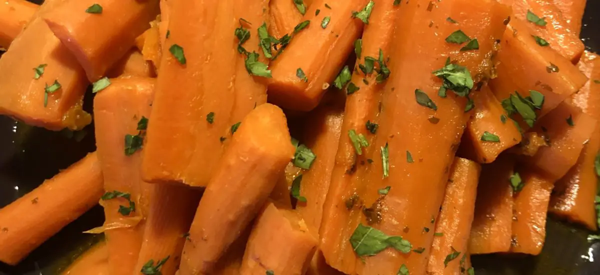 Simple Slow Cooker Orange Apricot Glazed Carrots